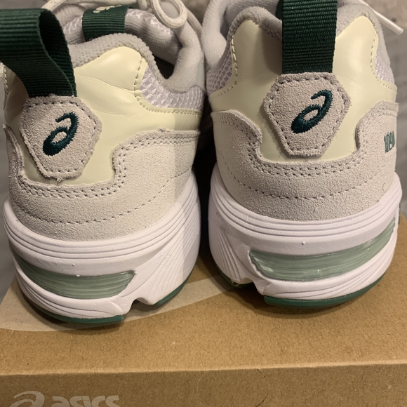 ASICS White and Green Running Shoes - Picture 3 of 8